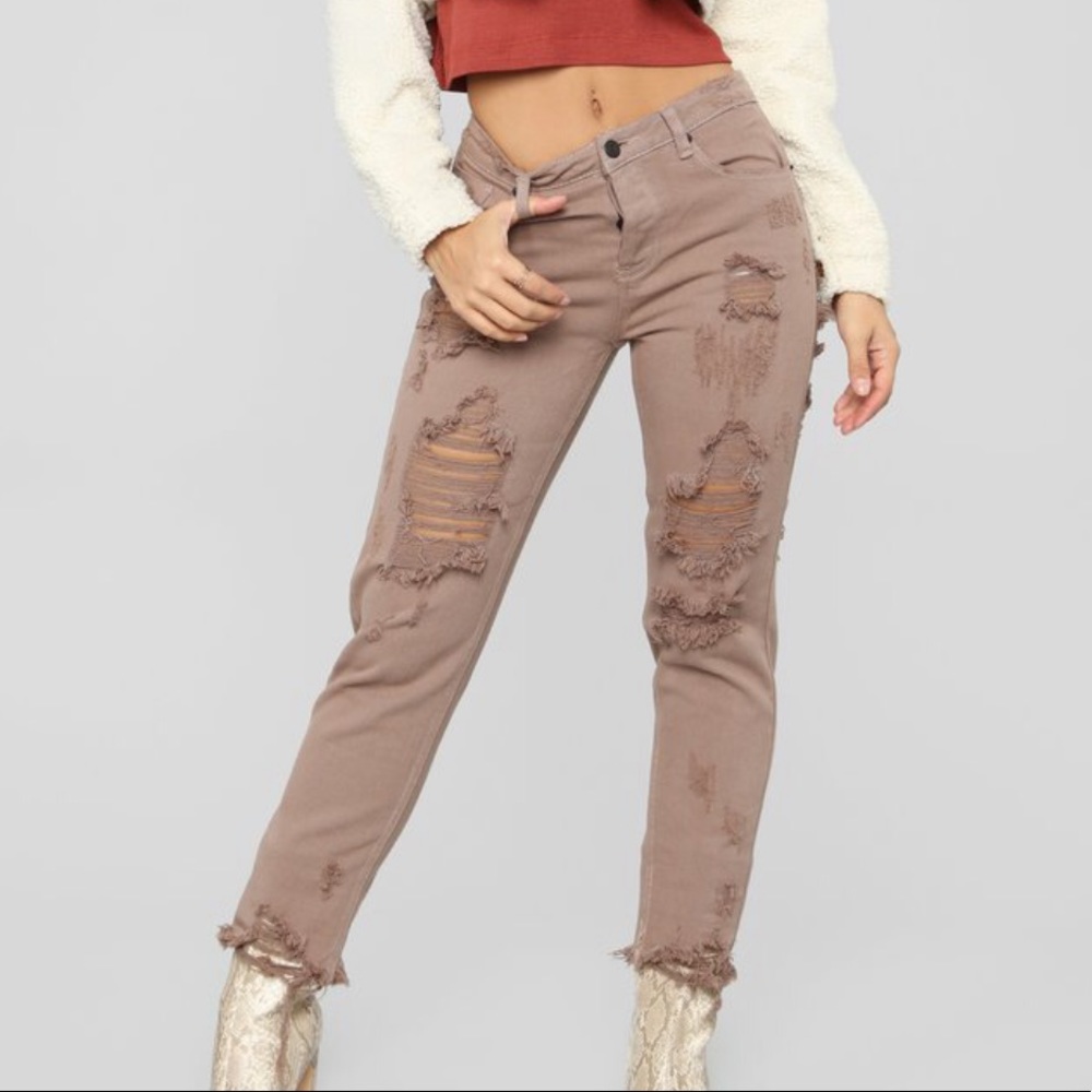 BRAND NEW!!FashionNova Distressed Boyfriend Jeans
